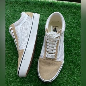 Mens Size 10.5 Vans Old Skool Desert Tan, Black and White Classic Skate Shoes.